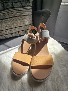 SOREL Cameron Multicolor Wedge Sandals, Size 9.